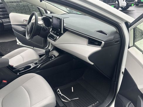 Certified 2021 Toyota Corolla LE FWD image 14