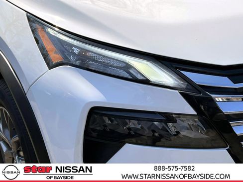 Used 2024 Nissan Rogue S image 9