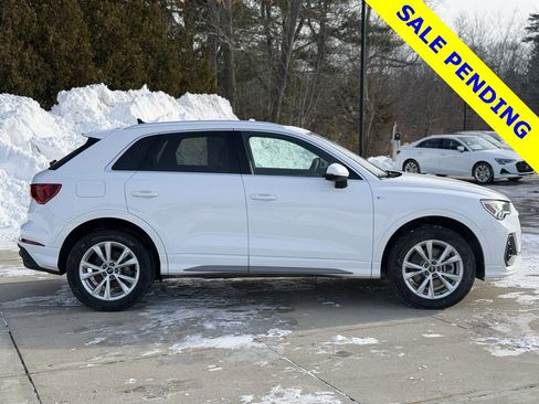 Used 2025 Audi Q3 2.0T Premium w/ Convenience Package image 7