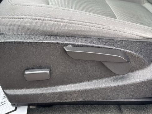 Used 2017 Chevrolet Colorado W/T image 8