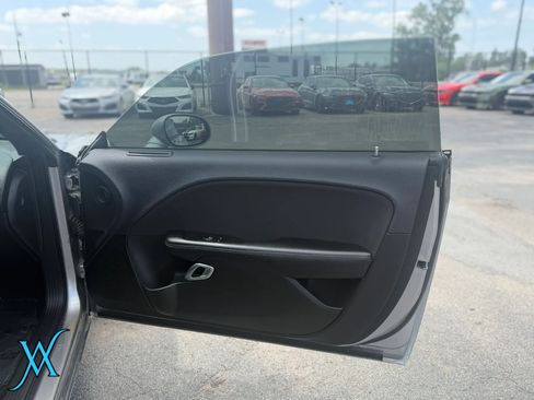 Used 2017 Dodge Challenger R/T RWD image 16