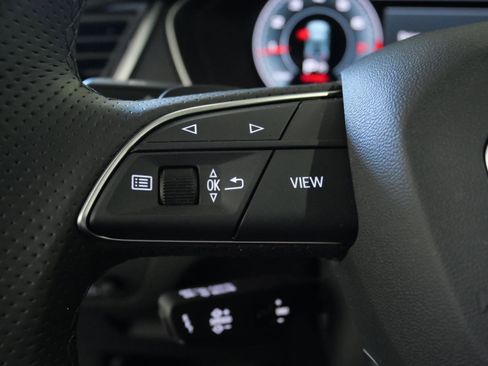 Used 2025 Audi Q5 2.0T Premium Plus AWD/4WD image 16