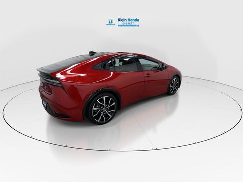 Used 2024 Toyota Prius Prime FWD image 2
