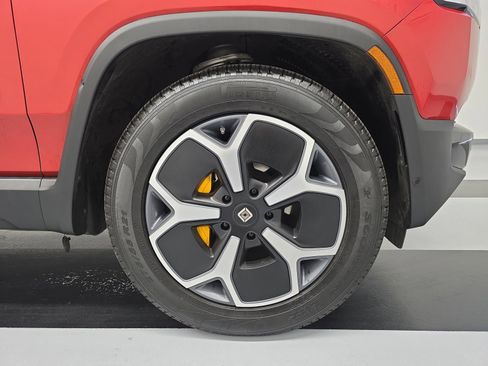 Used 2023 Rivian R1S Launch Edition image 11
