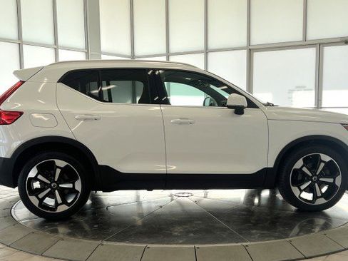 Used 2019 Volvo XC40 T5 Inscription image 8