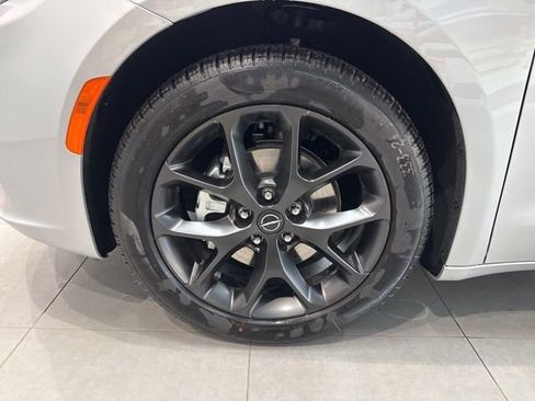 New 2026 Chrysler Pacifica Select w/ S Appearance Package image 11