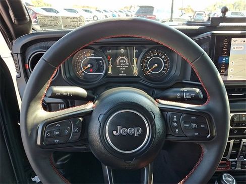 Used 2024 Jeep Gladiator Rubicon image 19