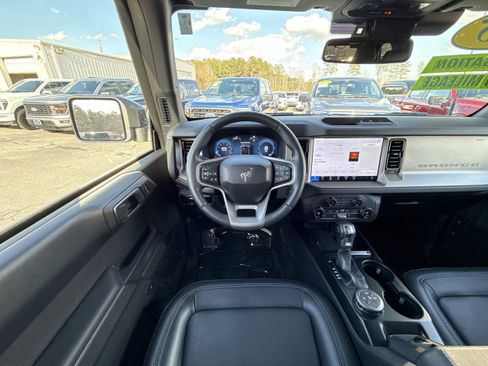 Used 2025 Ford Bronco Outer Banks image 12