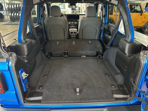 Used 2024 Jeep Wrangler Unlimited Sport AWD/4WD image 41