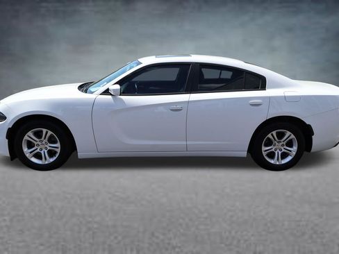 Used 2020 Dodge Charger SXT w/ Leather Interior Group RWD image 4