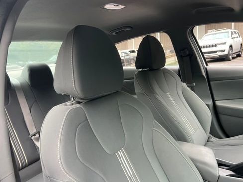 Used 2023 Hyundai Elantra SEL w/ Cargo Package image 32