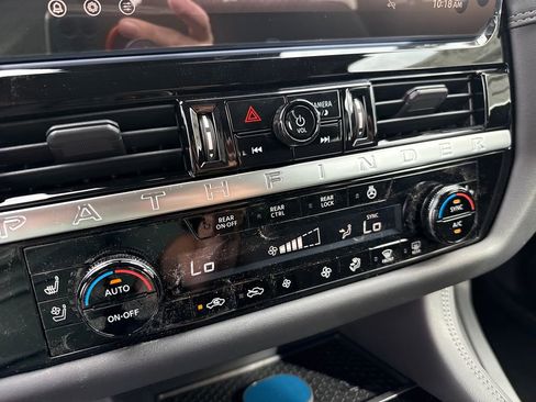 New 2026 Nissan Pathfinder Platinum FWD image 18