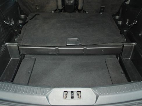 Used 2020 Ford Explorer XLT w/ Comfort Package image 36