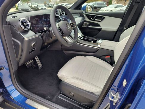 New 2025 Mercedes-Benz GLC 300 4MATIC image 2