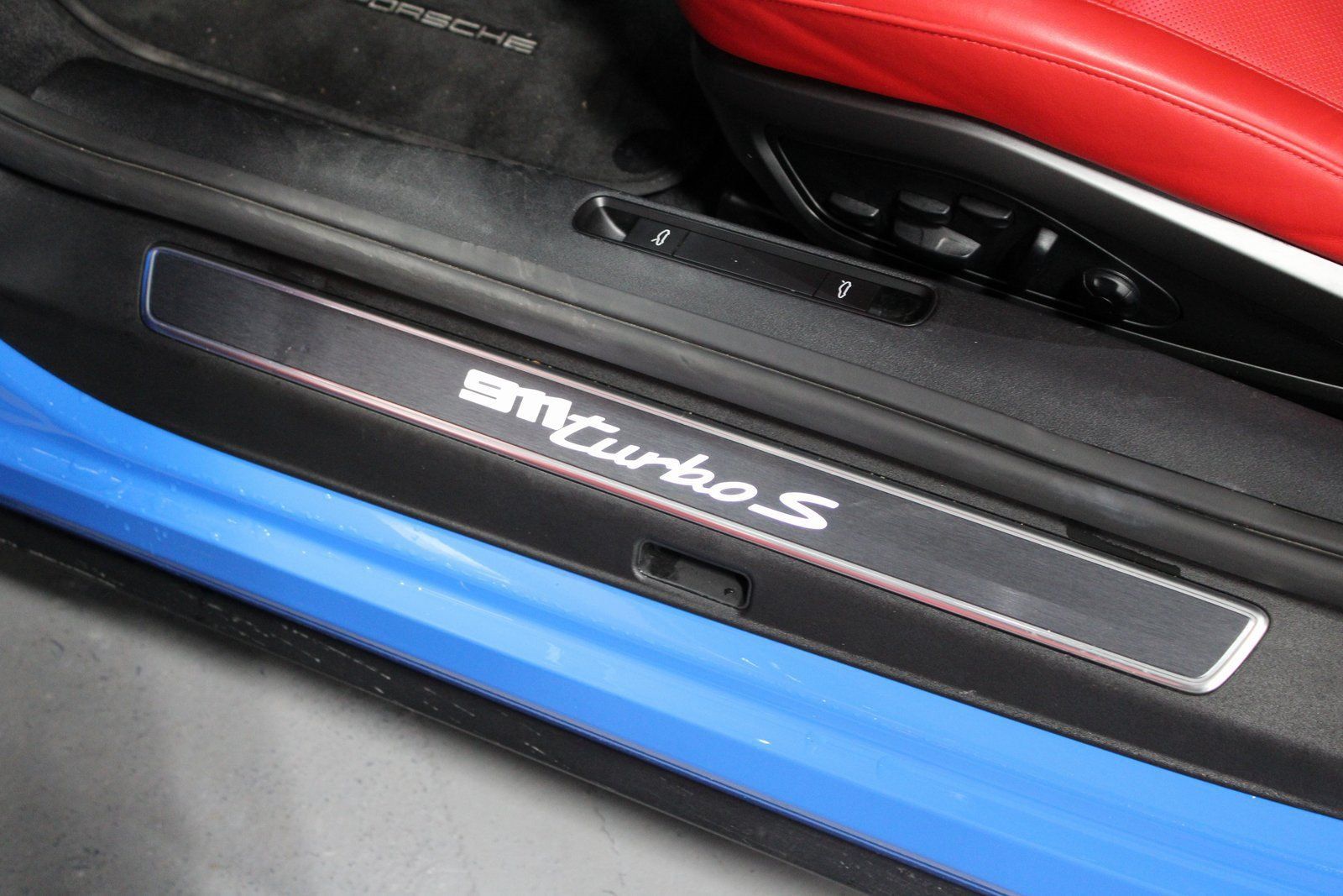 Certified 2024 Porsche 911 Turbo S AWD/4WD image 33