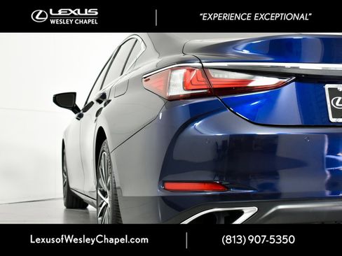 Used 2022 Lexus ES 350 w/ Premium Package image 9