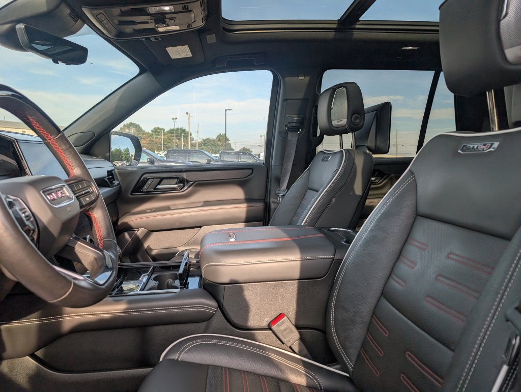 Used 2025 GMC Yukon AT4 Ultimate w/ LPO, Floor Liner Package AWD/4WD image 15