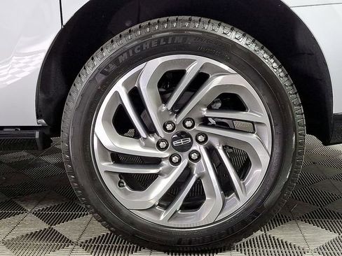 New 2025 Lincoln Navigator L Reserve AWD/4WD image 8
