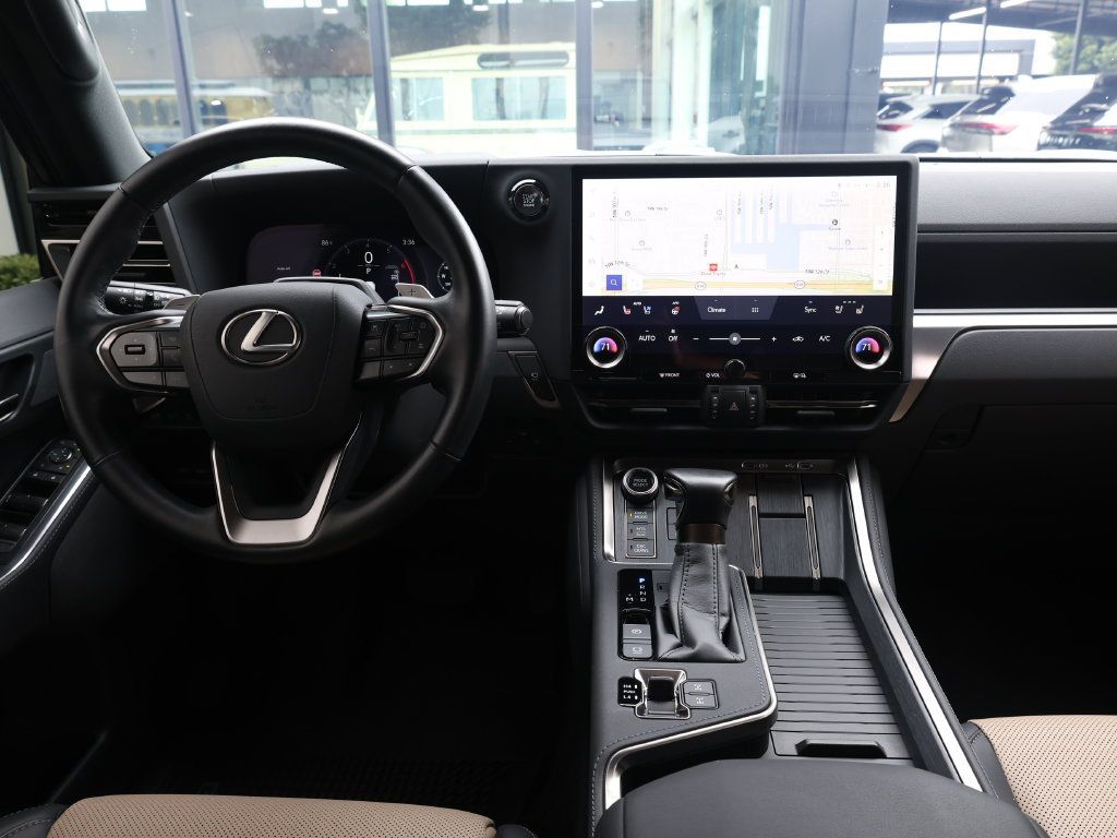 Used 2025 Lexus GX 550 AWD/4WD image 24