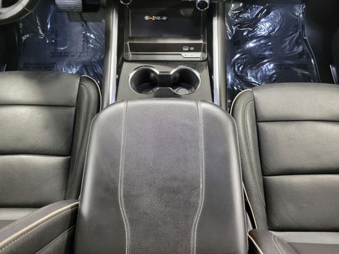 Used 2025 Chevrolet Suburban Premier AWD/4WD image 17