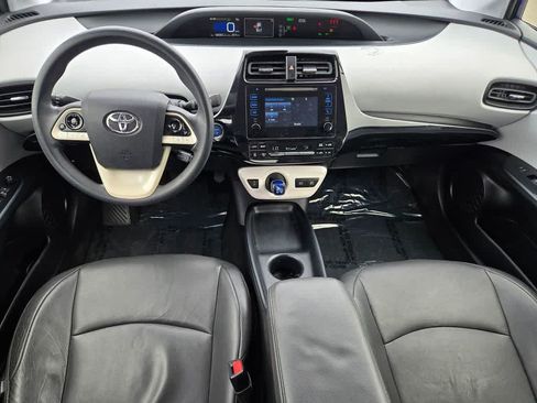 Used 2017 Toyota Prius Two w/ Prius Two Safety Plus Package FWD image 9