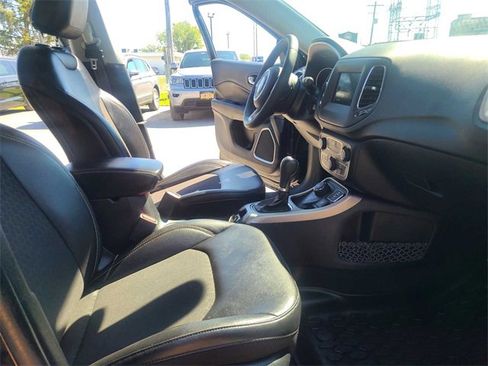 Used 2021 Jeep Compass Latitude image 17