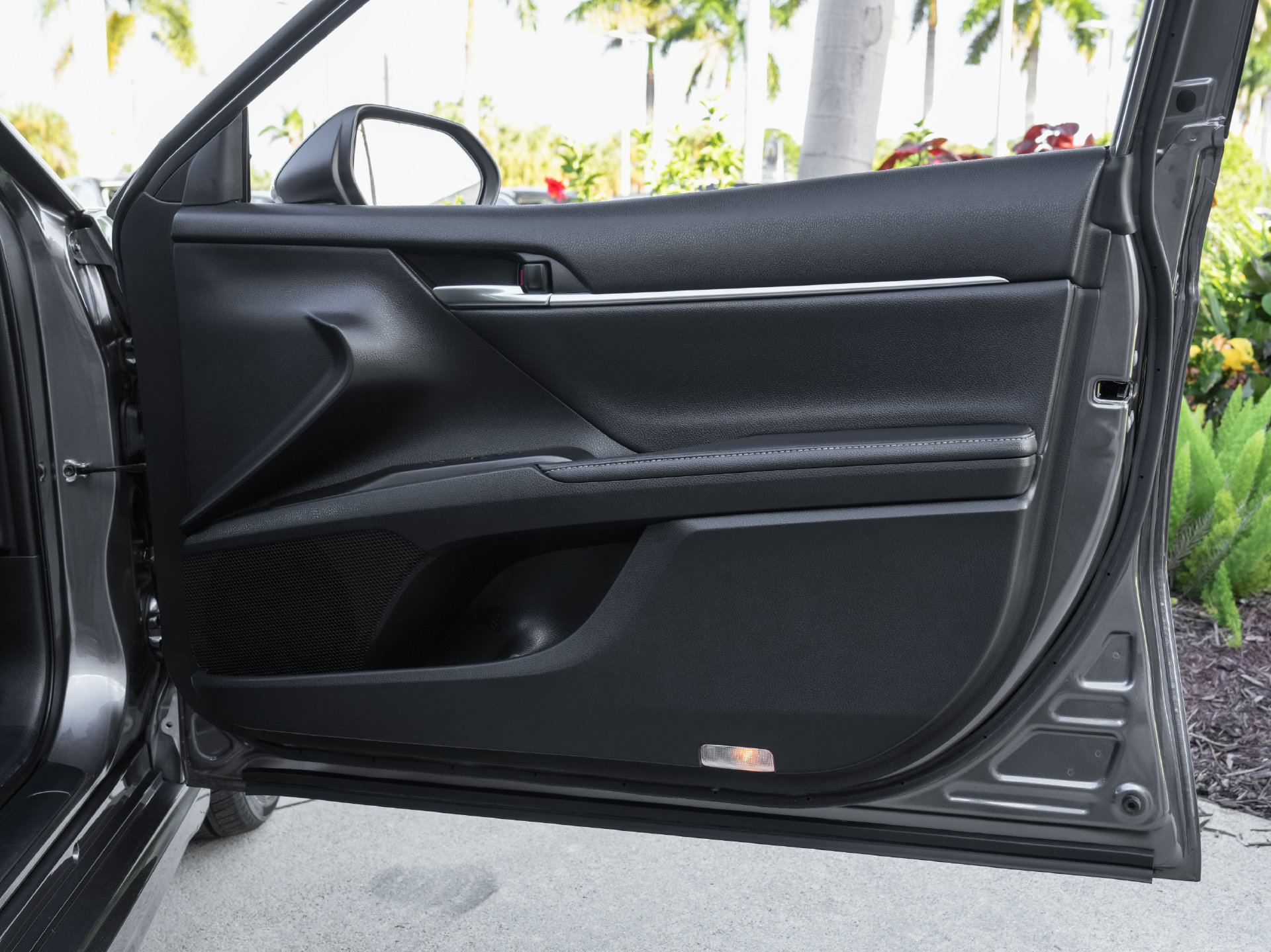 Used 2022 Toyota Camry XSE w/ Navigation Package FWD image 39