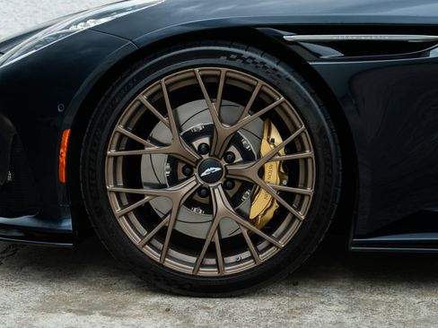 Used 2024 Aston Martin DB12 Coupe RWD image 30