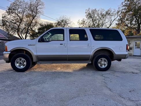 Used 2000 Ford Excursion Limited image 3