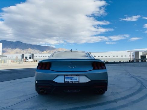 Used 2024 Ford Mustang Premium image 4