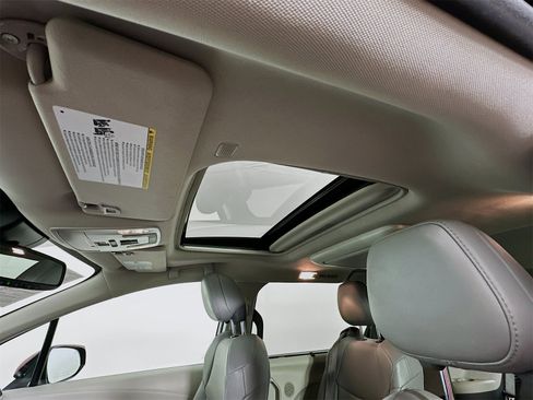 Certified 2023 Toyota Sienna XLE image 23