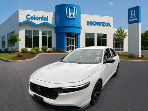 Used 2025 Honda Accord SE image 2