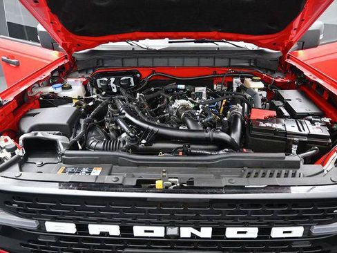 Used 2024 Ford Bronco Wildtrak AWD/4WD image 39