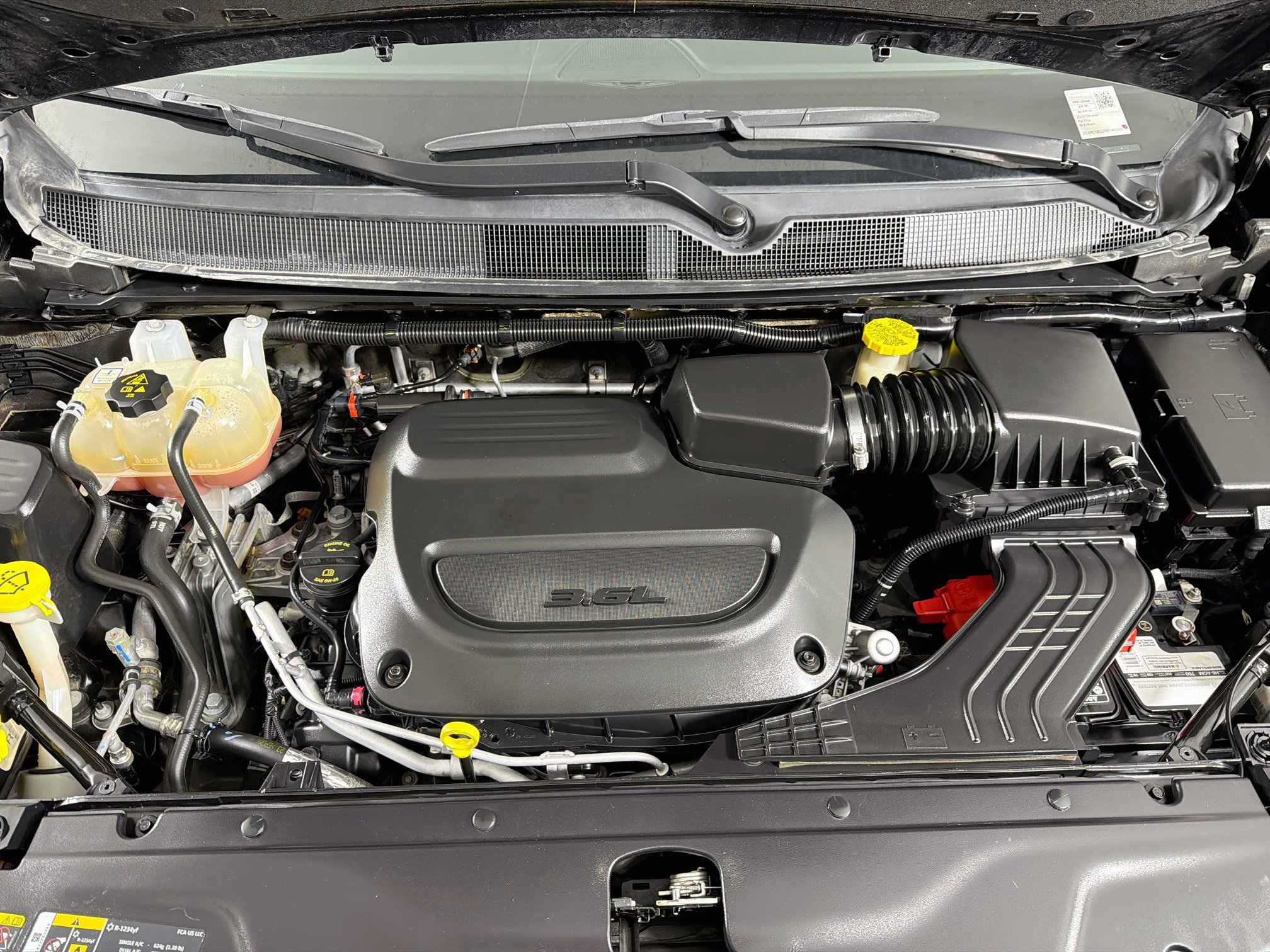 Used 2024 Chrysler Pacifica Touring-L FWD image 33