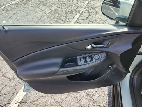 Used 2018 Chevrolet Volt LT w/ LT Driver Confidence Package FWD image 23