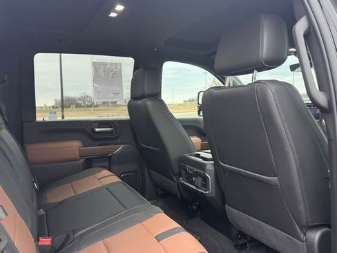 Used 2023 Chevrolet Silverado 3500 High Country w/ Z71 Off-Road Package image 26