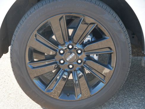 Used 2023 Lincoln Navigator Reserve image 10