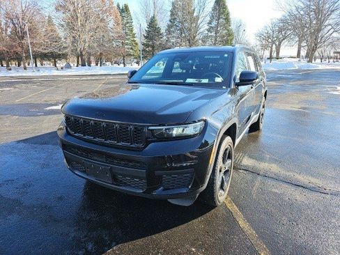 Used 2023 Jeep Grand Cherokee L Altitude image 2