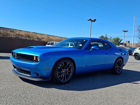Used 2023 Dodge Challenger GT w/ Performance Handling Group image 3