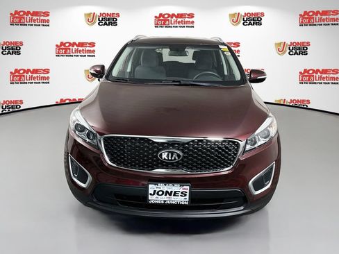 Used 2017 Kia Sorento AWD image 11