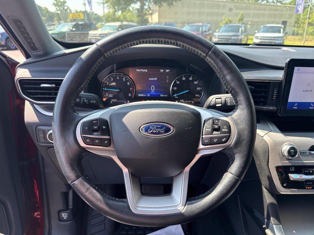 Used 2021 Ford Explorer XLT w/ Equipment Group 202A AWD/4WD image 17