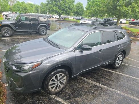 Used 2024 Subaru Outback Premium AWD/4WD image 5