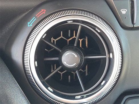 Used 2020 Chevrolet Camaro LT image 20