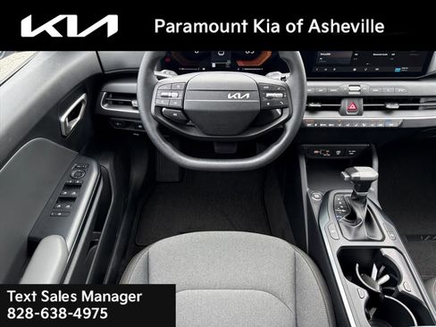 New 2025 Kia K4 LXS image 21