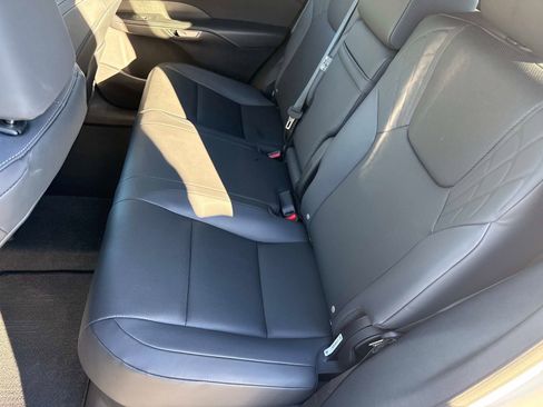 Used 2024 Lexus RX 350 Premium image 11