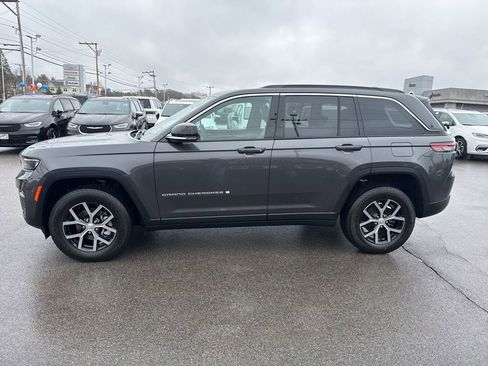 Certified 2024 Jeep Grand Cherokee Limited image 2