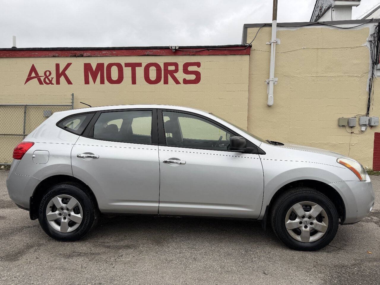 Used 2010 Nissan Rogue S AWD/4WD image 9