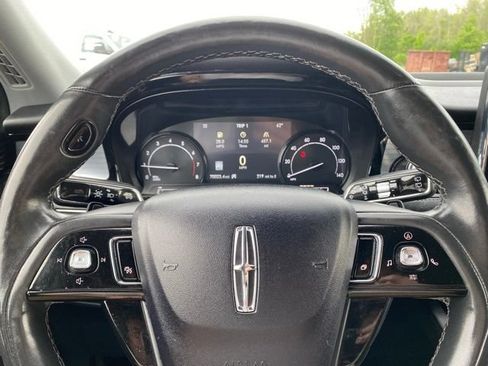 Used 2022 Lincoln Corsair AWD w/ Premium Package image 14