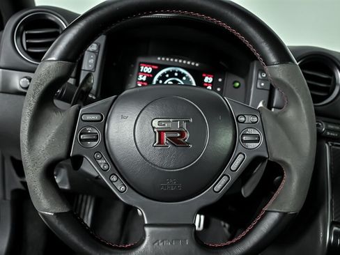 Used 2012 Nissan GT-R Premium AWD/4WD image 22