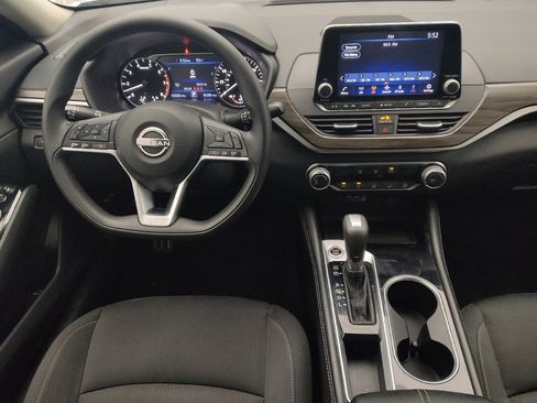 Used 2023 Nissan Altima 2.5 SV image 22